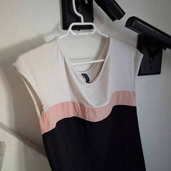 Canadian Designer Colorblock Mini Dress - Picture 3 of 6